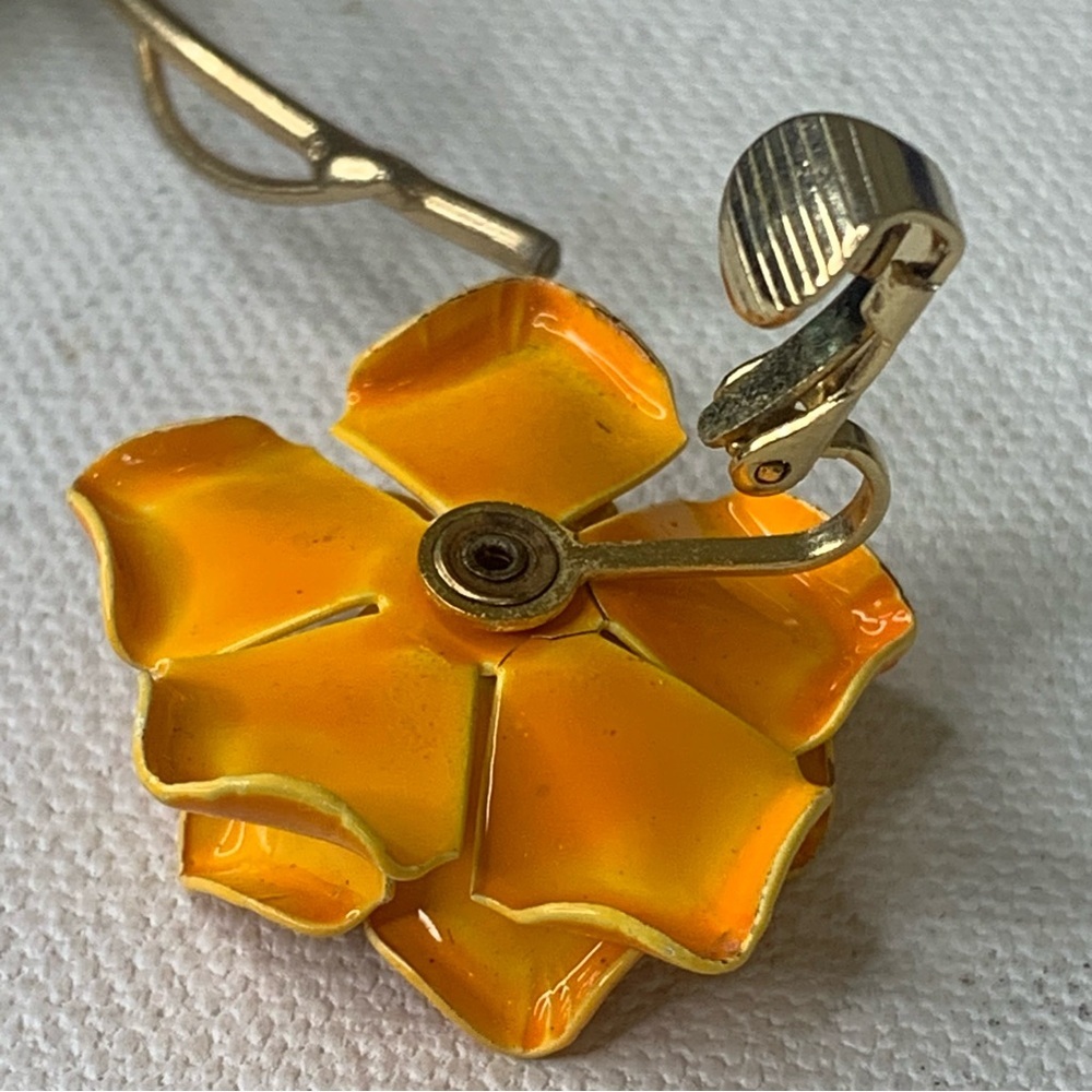 Retro Flower Power Enamel Brooch Pin and Clip Earrings Set Orange & Gold Floral - Picture 8 of 15